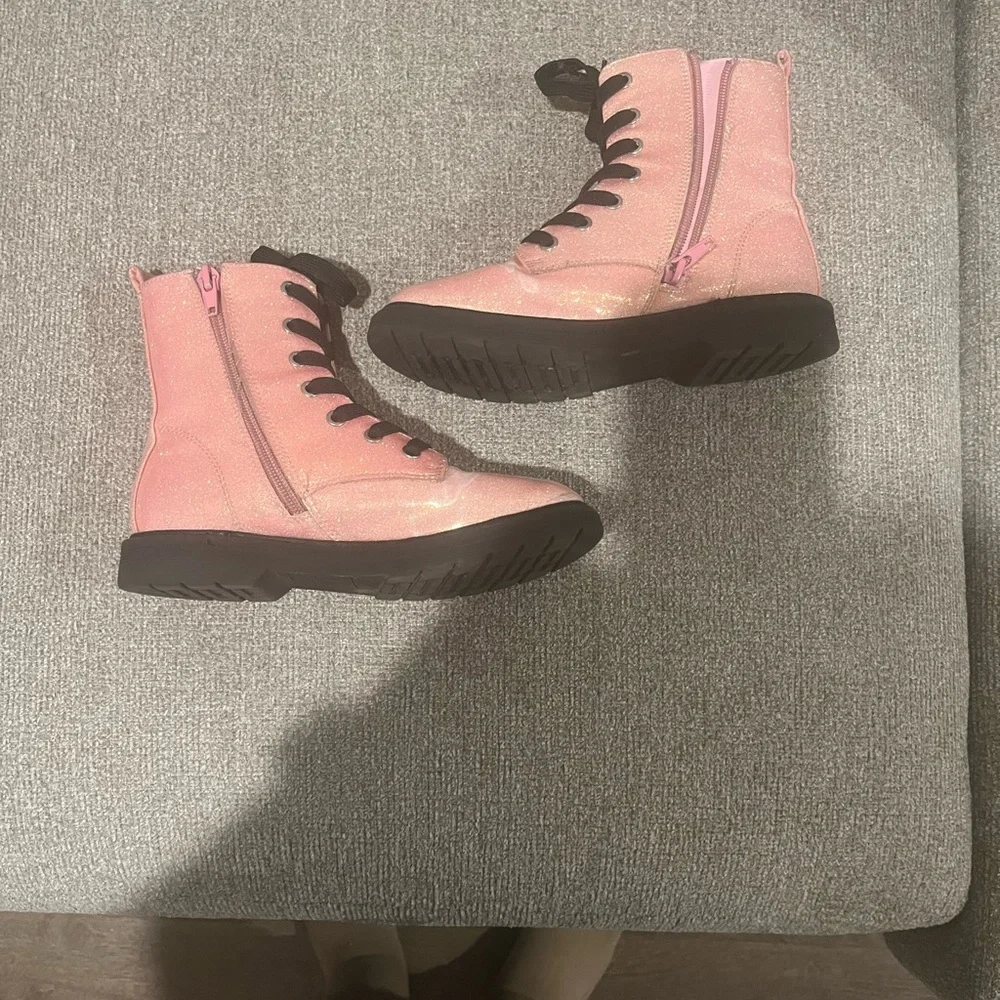 There Abouts Girls Pink Glittery Pink Shimmery boots with side zipper! Size 2M.